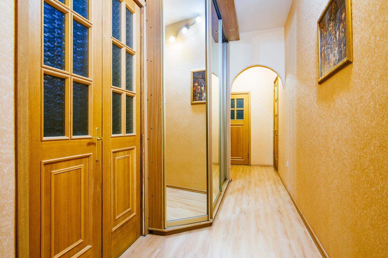 Guest House On Victory Square مينسك المظهر الخارجي الصورة
